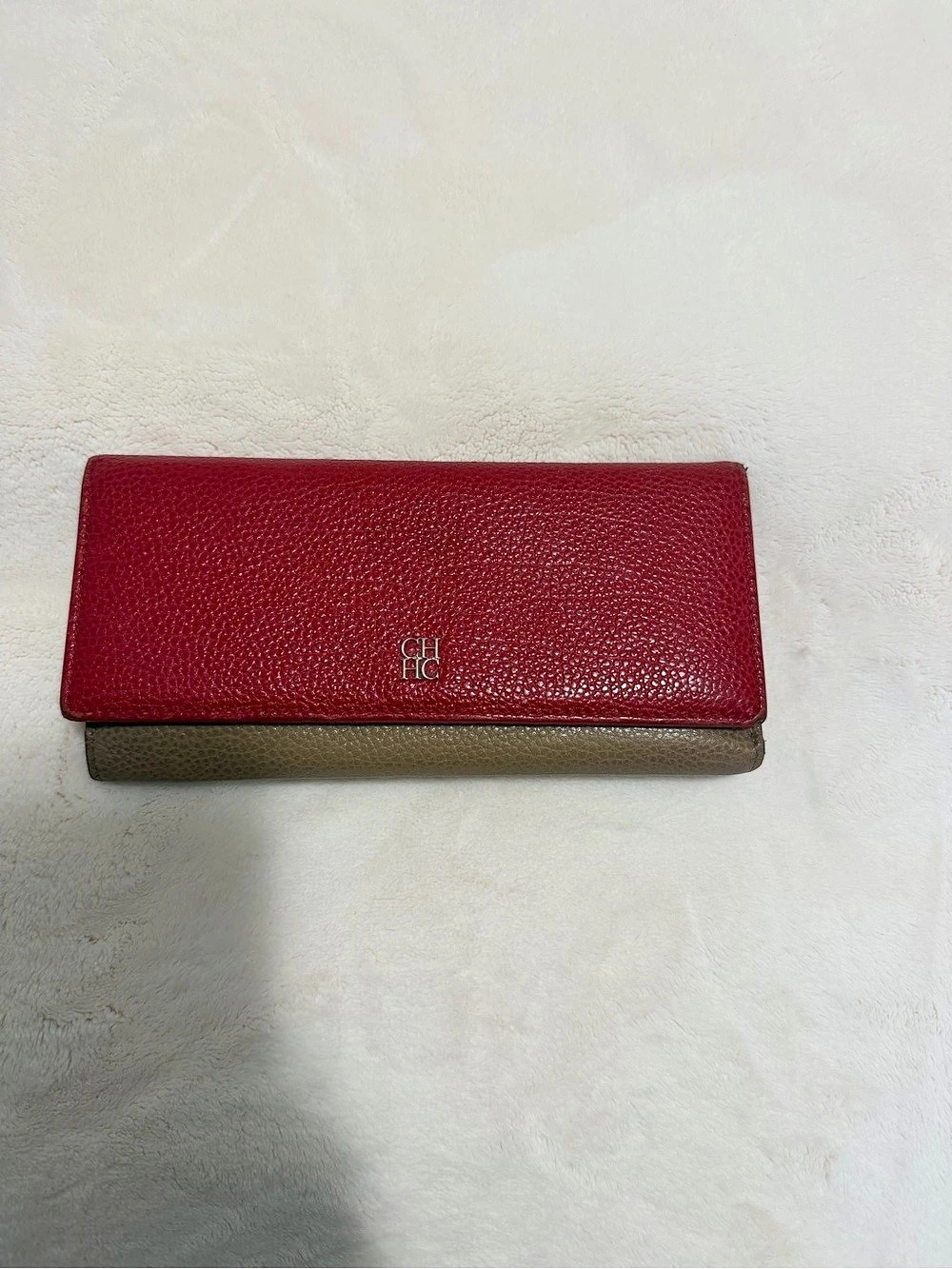 Carolina Herrera Leather-Style Continental Wallet in Red & Brown